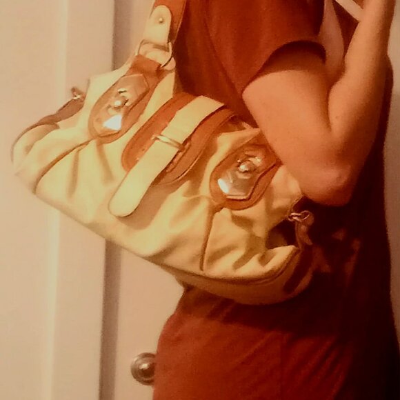 Vintage Y2K Hobo Style Handbag | Cream & Tan | Silver Hardware - Picture 5 of 5